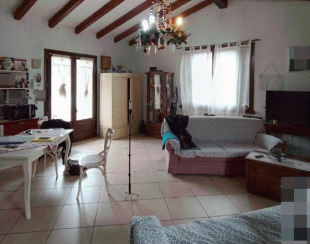 appartamento in vendita a Langhirano in zona Tordenaso