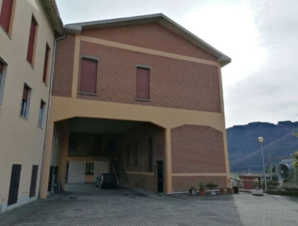 appartamento in vendita a Langhirano in zona Riano