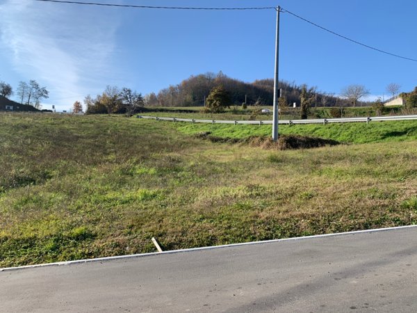 casa indipendente in vendita a Langhirano in zona Manzano