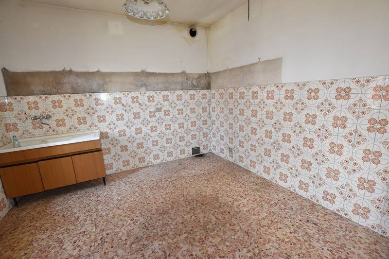 casa indipendente in vendita a Langhirano in zona Strognano