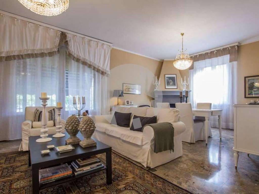 casa indipendente in vendita a Langhirano