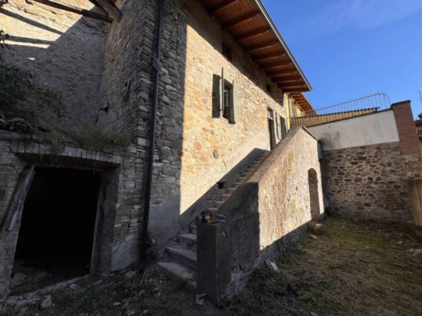 casa indipendente in vendita a Langhirano