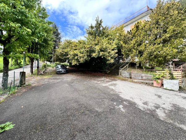 appartamento in vendita a Langhirano in zona Villaggio Pineta