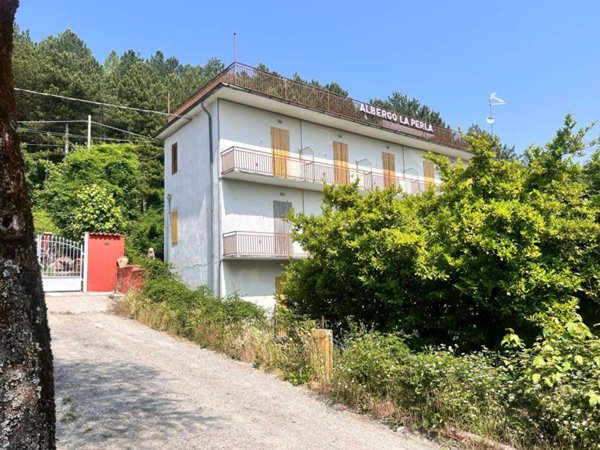 appartamento in vendita a Langhirano in zona Villaggio Pineta