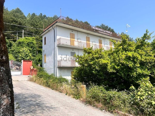 appartamento in vendita a Langhirano in zona Cozzano