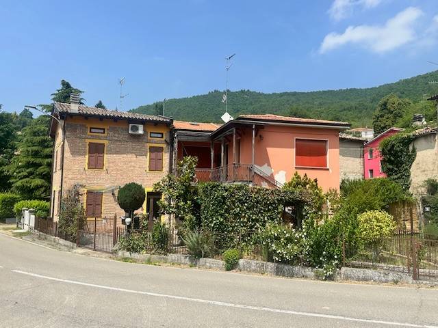 casa indipendente in vendita a Langhirano