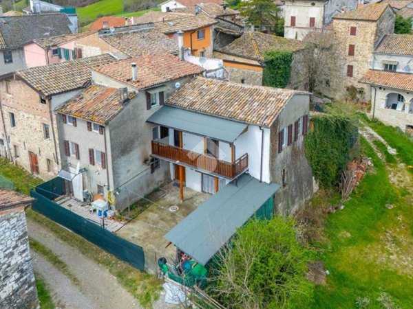 appartamento in vendita a Langhirano in zona Costa di Castrignano