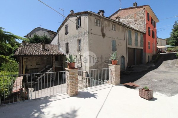 quadrivano in vendita a Langhirano in zona Costa di Castrignano