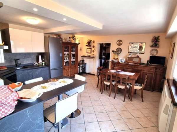 casa indipendente in vendita a Langhirano in zona Casatico