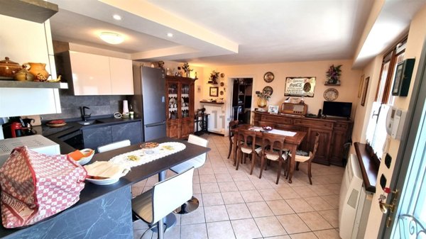 casa indipendente in vendita a Langhirano in zona Casatico