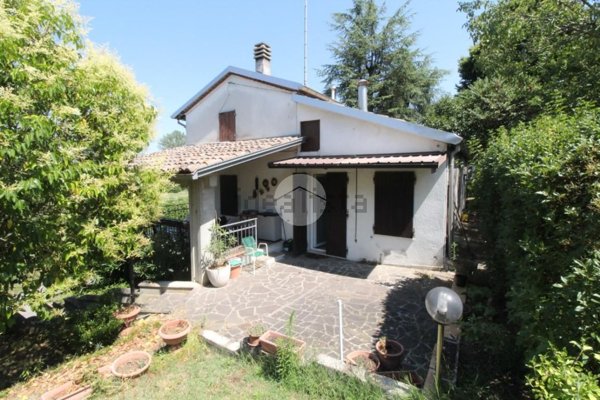 casa indipendente in vendita a Langhirano in zona Calicella