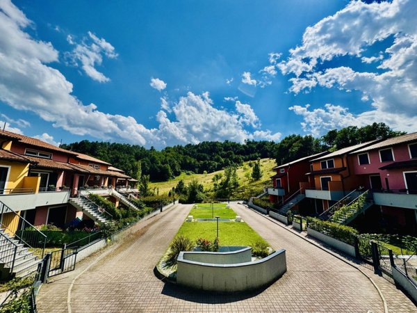 appartamento in vendita a Langhirano in zona Pastorello