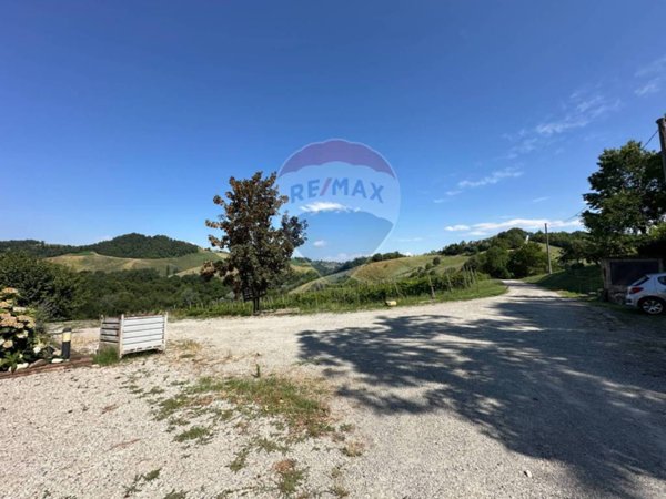 casa indipendente in vendita a Langhirano in zona Casatico