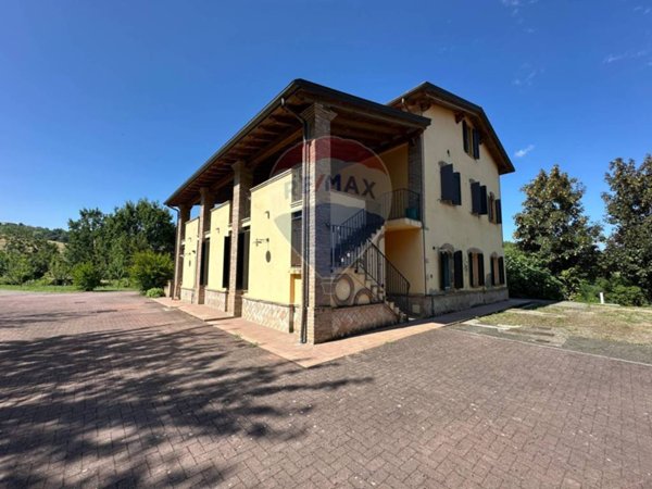 casa indipendente in vendita a Langhirano in zona Casatico