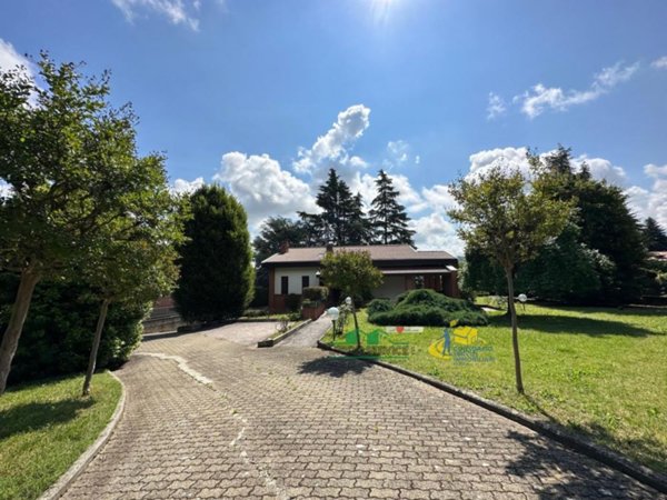 casa indipendente in vendita a Langhirano