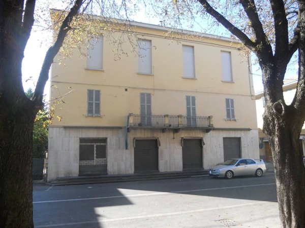 intera palazzina in vendita a Langhirano
