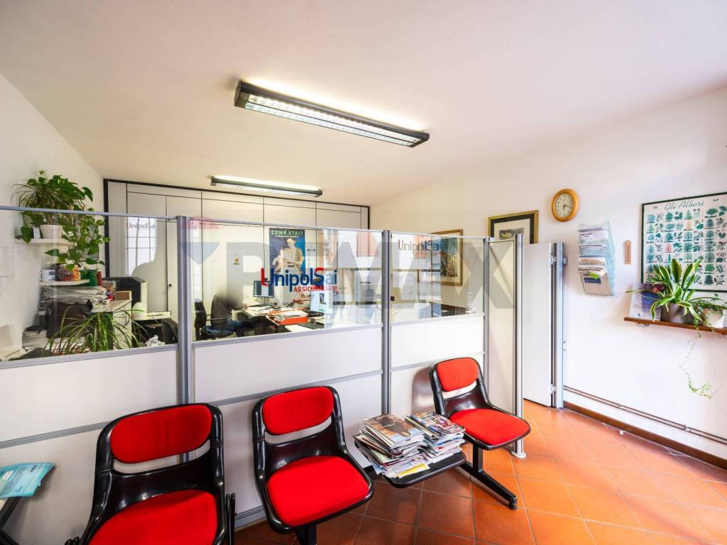 ufficio in vendita a Langhirano