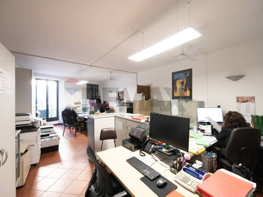 ufficio in vendita a Langhirano