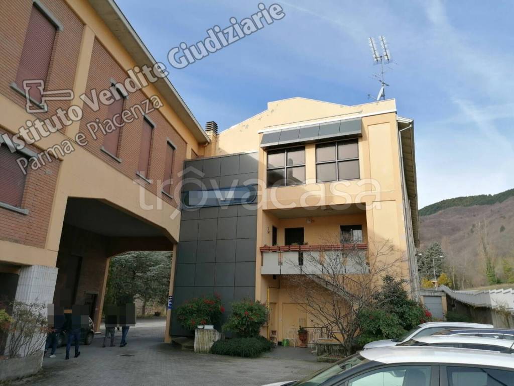 ufficio in vendita a Langhirano in zona Riano
