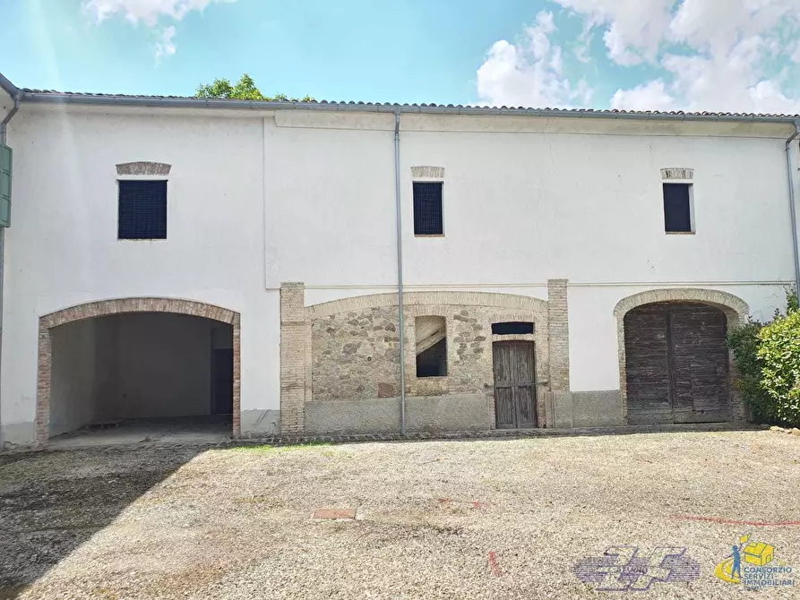 casa indipendente in vendita a Langhirano in zona Torrechiara