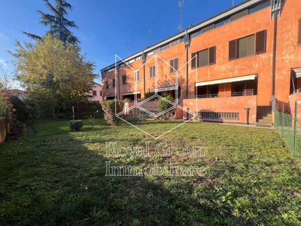 casa indipendente in vendita a Langhirano in zona Pilastro