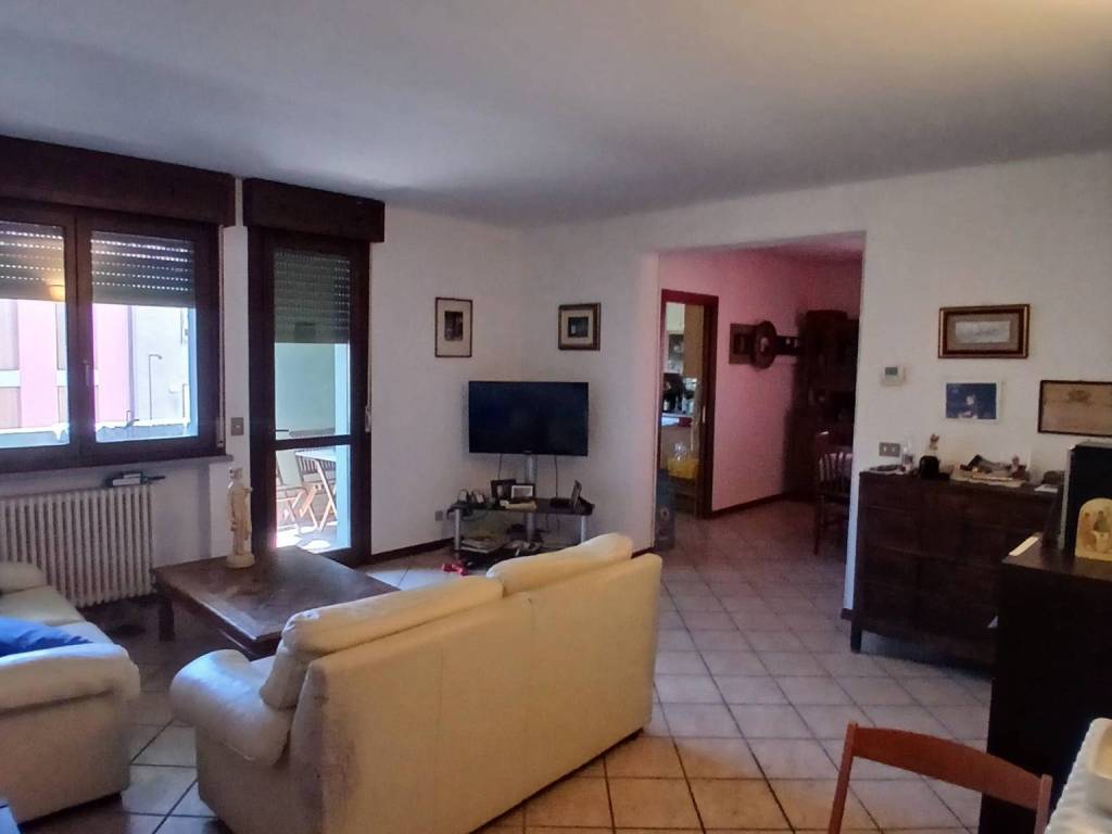 appartamento in vendita a Langhirano in zona Pilastro