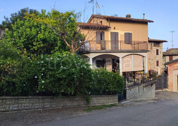 casa indipendente in vendita a Langhirano in zona Mattaleto