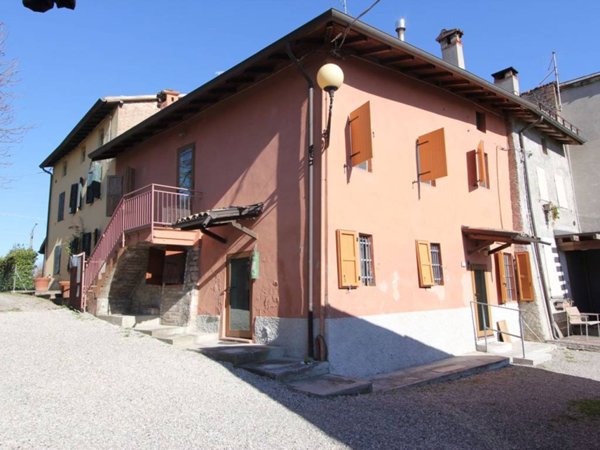 casa indipendente in vendita a Langhirano in zona Goiano