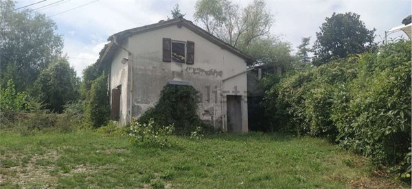casa indipendente in vendita a Langhirano