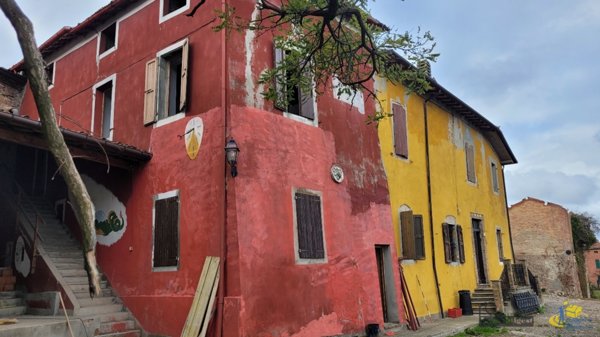 casa semindipendente in vendita a Langhirano in zona Casatico