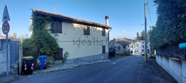 casa indipendente in vendita a Langhirano in zona Calicella