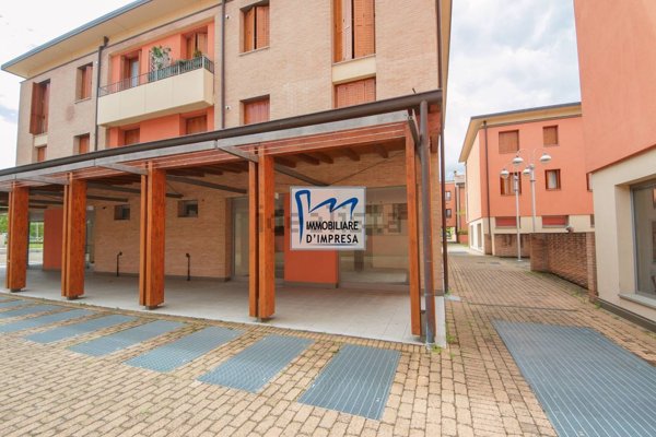 ufficio in vendita a Langhirano in zona Pilastro