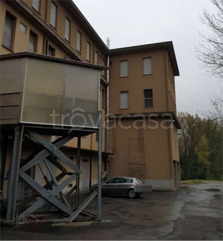 capannone in vendita a Langhirano in zona Pastorello