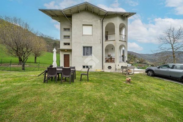 casa indipendente in vendita a Langhirano in zona Riano