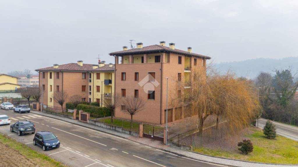 appartamento in vendita a Langhirano in zona Cascinapiano