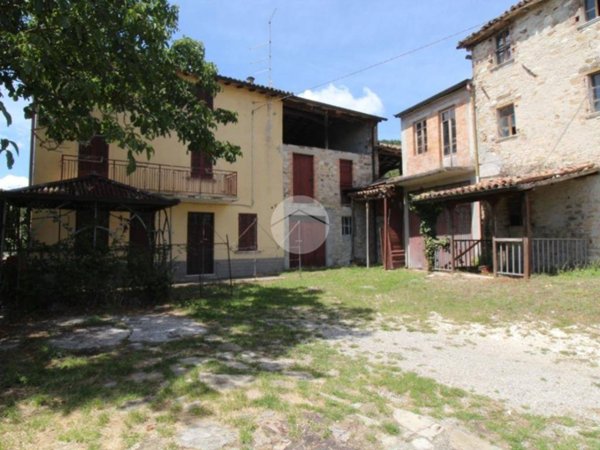 casa indipendente in vendita a Langhirano in zona Cozzano