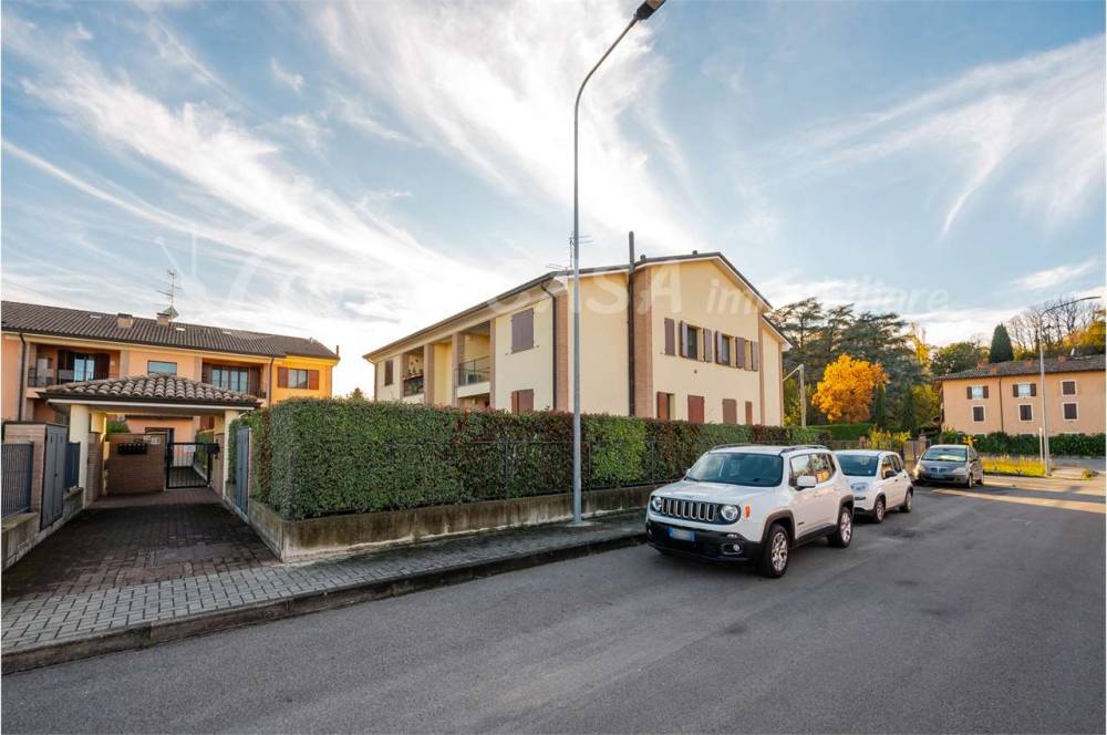 appartamento in vendita a Langhirano in zona Torrechiara