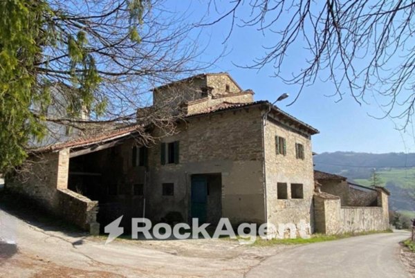 casa indipendente in vendita a Langhirano in zona Cattabiano