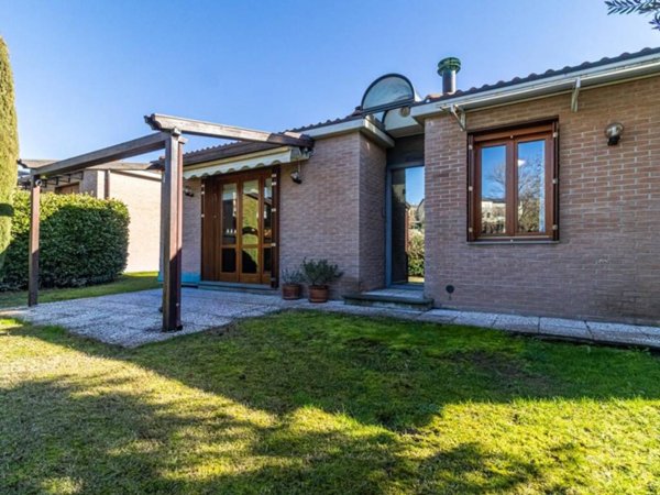 casa indipendente in vendita a Langhirano