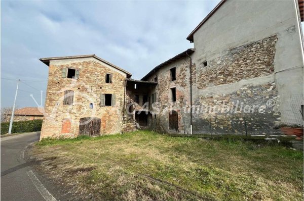casa semindipendente in vendita a Langhirano
