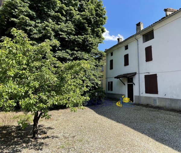 casa indipendente in vendita a Langhirano in zona Torrechiara