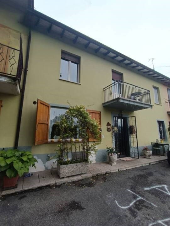casa indipendente in vendita a Langhirano in zona Pastorello