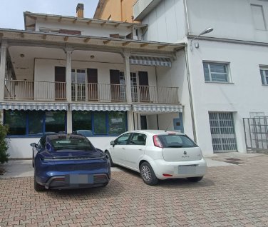 capannone in vendita a Langhirano in zona Cascinapiano