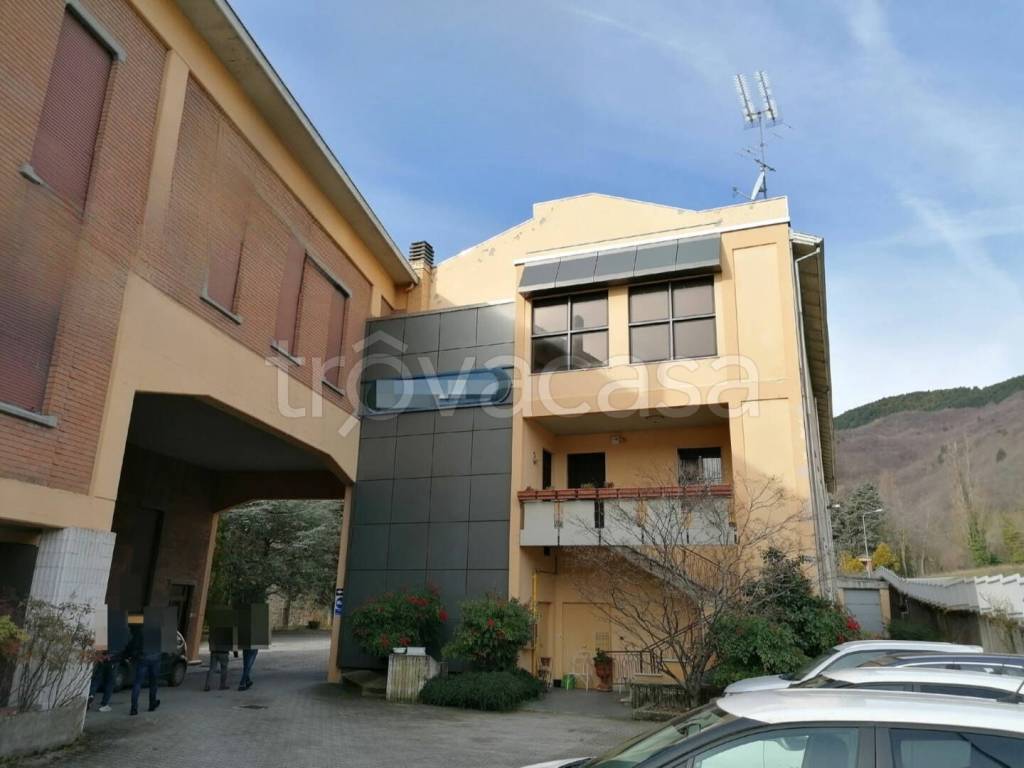 locale commerciale in vendita a Langhirano in zona Riano