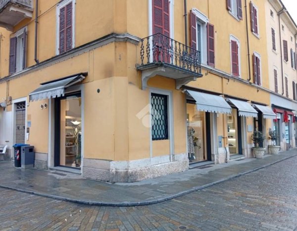 negozio in vendita a Langhirano