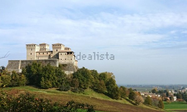casa indipendente in vendita a Langhirano in zona Torrechiara