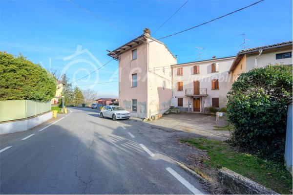 casa indipendente in vendita a Langhirano in zona Arola