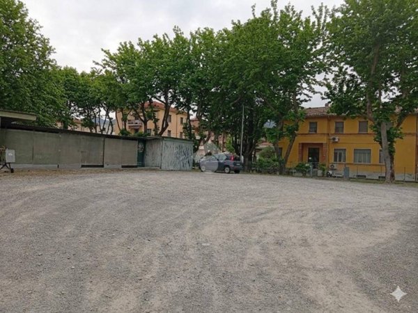 capannone in vendita a Langhirano