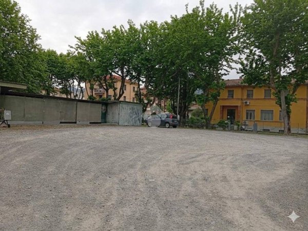 capannone in vendita a Langhirano
