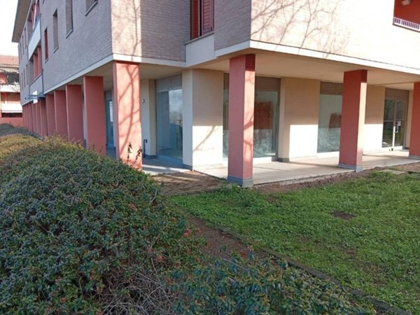negozio in vendita a Langhirano in zona Pilastro